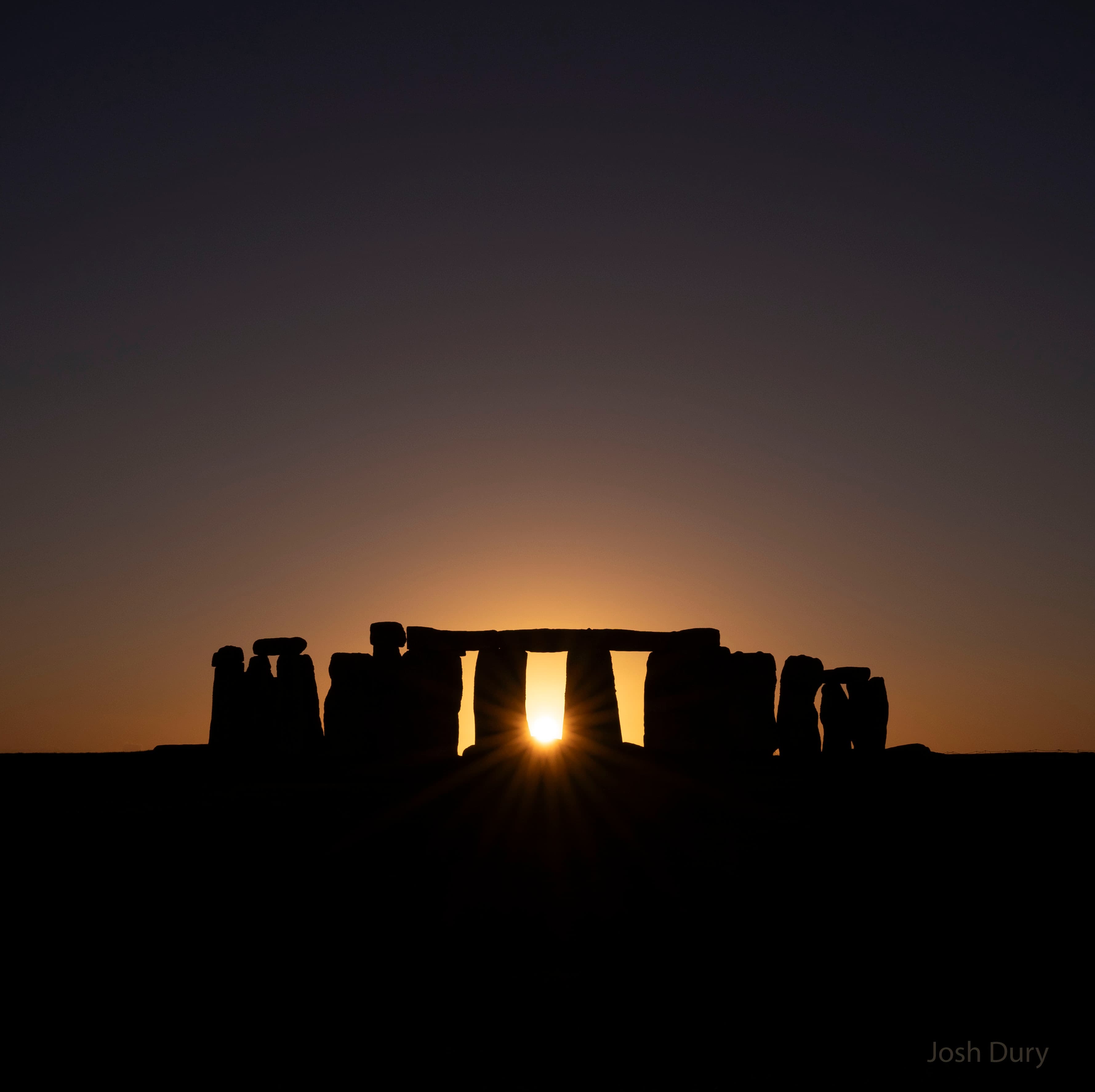 Západ slunce nad Stonehenge