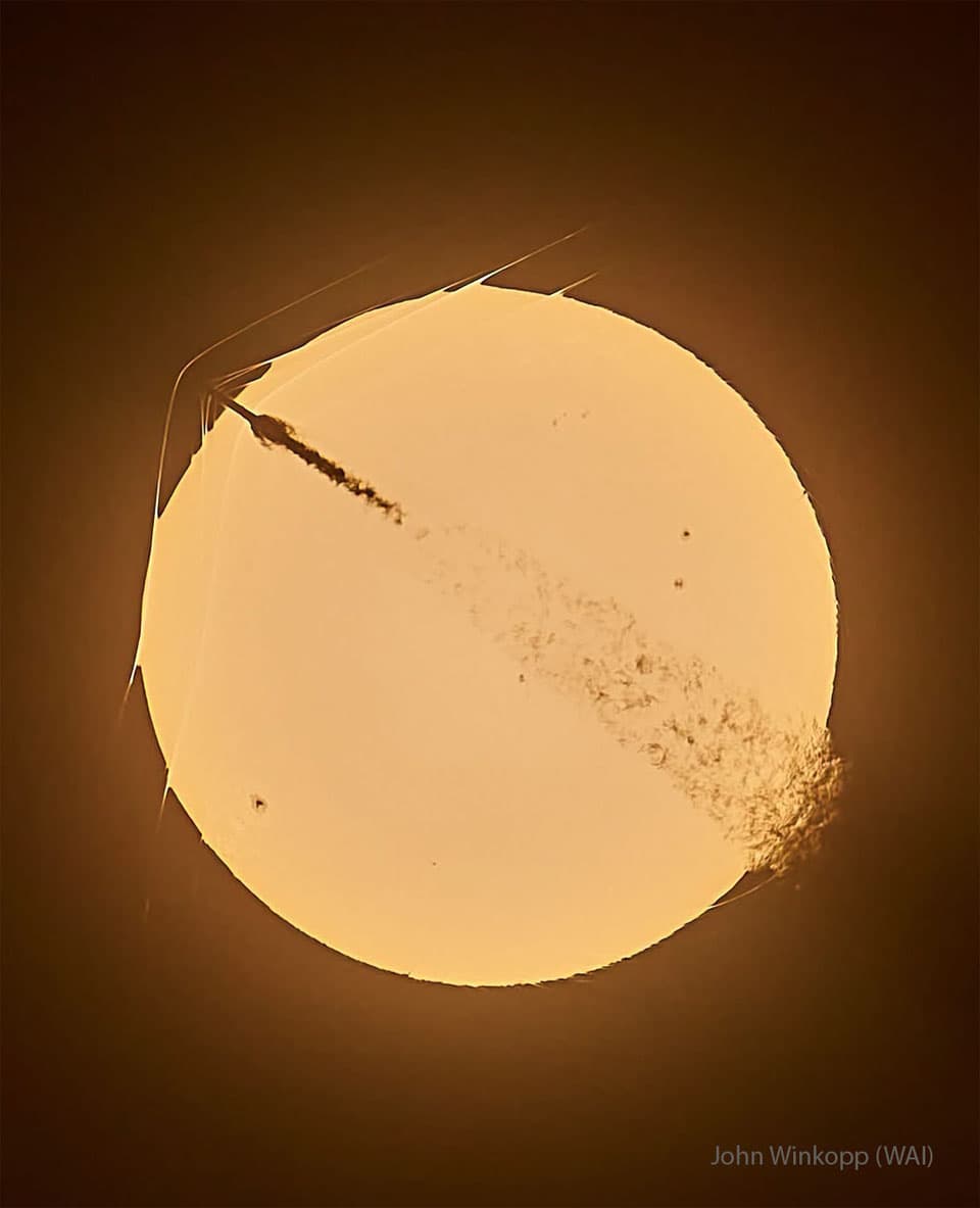 Trojitá rázová vlna od rakety Sun Crossing