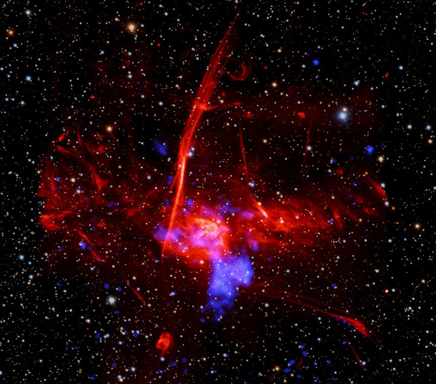 Možný zbytek supernovy v centru Galaxie