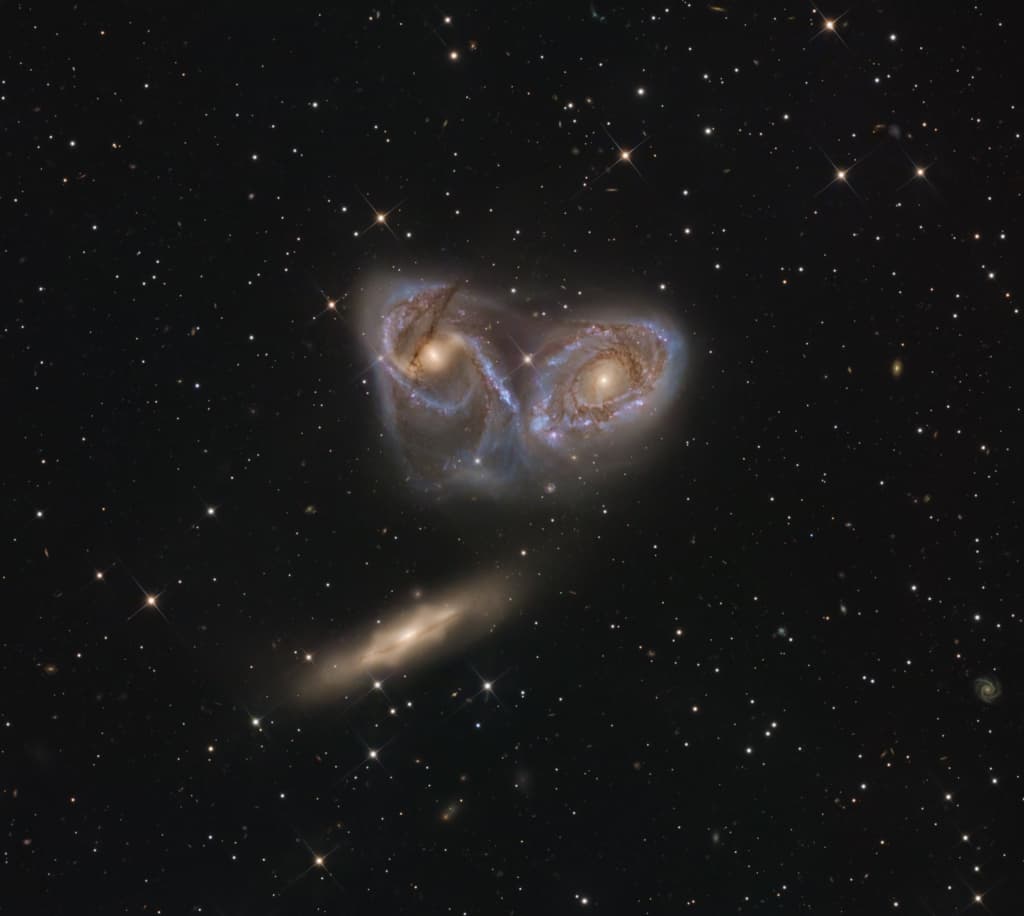 Tři galaxie v souhvězdí Pavo